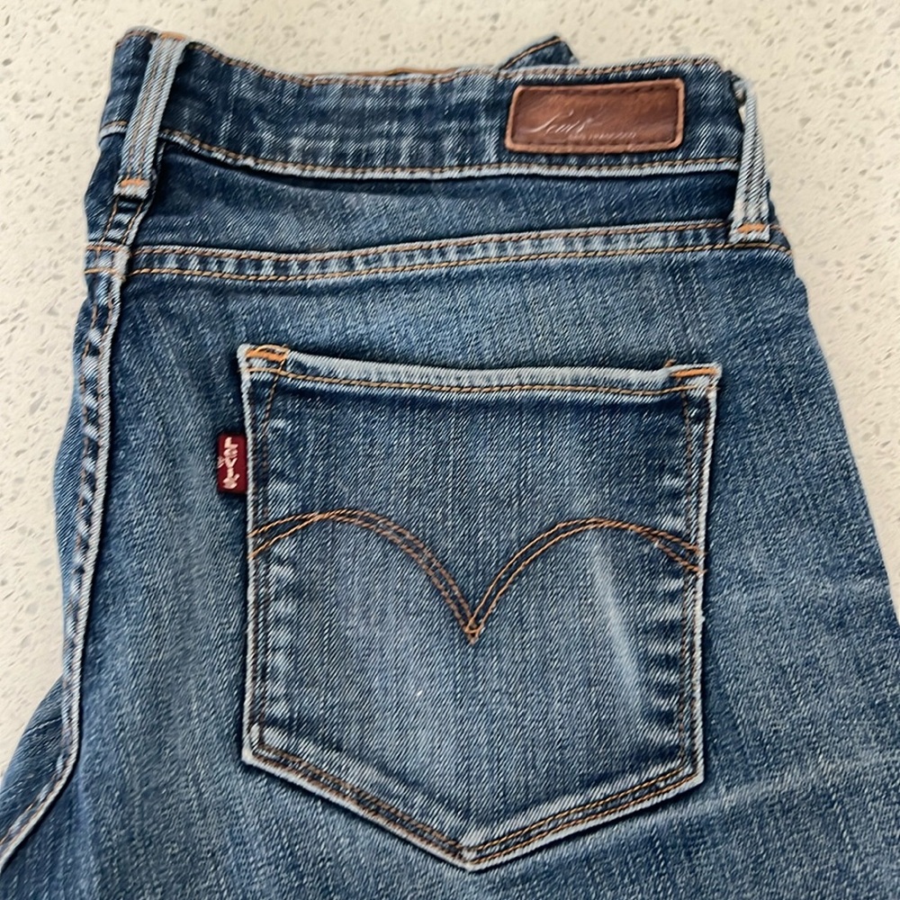 Levi's Women's Straight Leg Jeans in Blue Denim